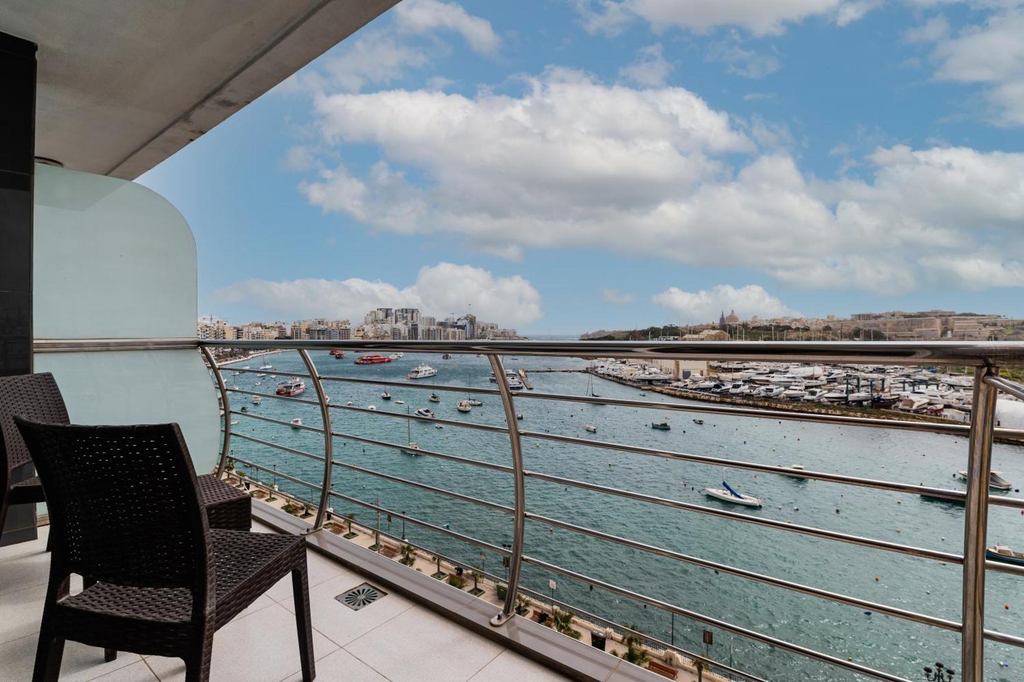 Valletta View Apartments By St Hotels Gzira Exteriör bild